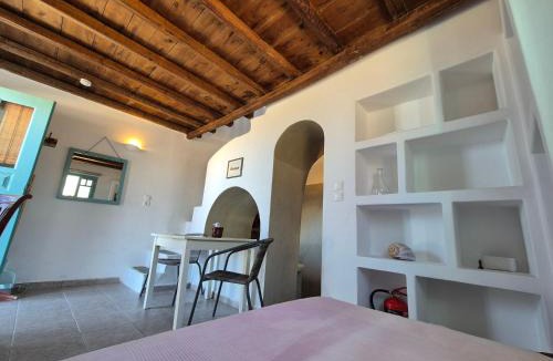 Chora Folegandros House | Amygdaliá - Chora view house