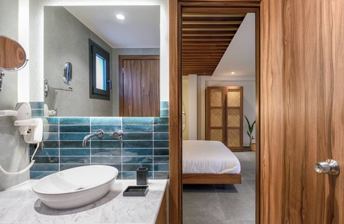 Paradhisos Hotel | Amyntas Seafront Hotel
