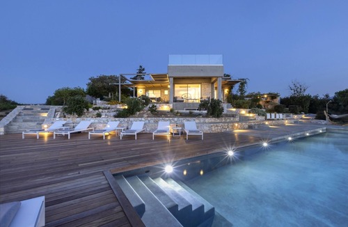 Plaka Villa | An earthly paradise