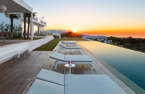 Kapsaliana Villa | An Exclusive, Fully Staffed Villa Overlooking the Cretan Sea!