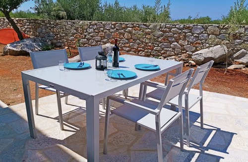 Omales Ski Chalet | Anaroussa apartment in Mani near all attractions