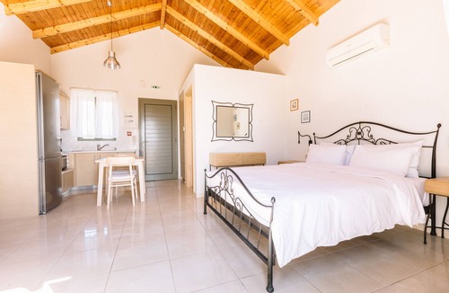 Nea Tirintha House | Anassia Villas