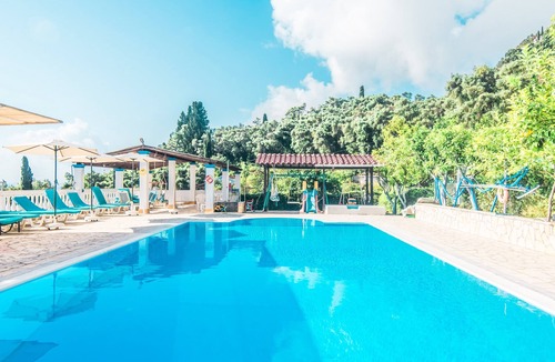 Dafnata Apartment | Andromaches Large Apartment 2 with Sea View, Wi-Fi and Air Conditioning