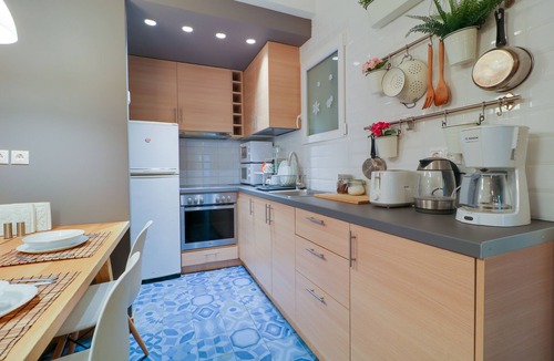 Athens City Centre Apartment | Angel's Big Apt☆3min to Metro☆AC☆Netflix☆iMac☆PS4☆