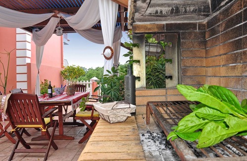 Agios Georgios Pagon House | Angela Pool Maisonette Agios Georgios