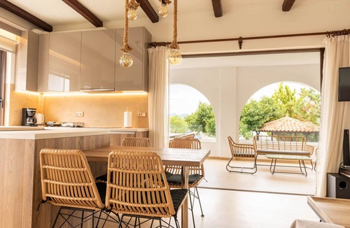 Kontos Apartment | Angela's House Luxury Apartment With Breathtaking sea View!