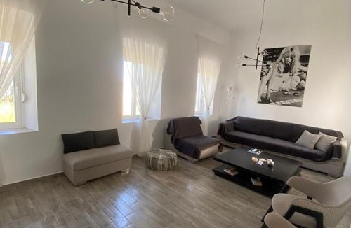 Gennadi House | Angelica Residence - Perfect Quiet Center Location - 10mins Walk to Gennadi Beach
