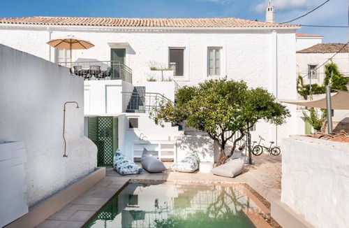 Spetses House | Anna House, super chic peaceful courtyard garden with oasis pool walk into town.