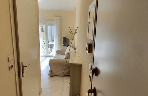 Kallithea House | Anris Dom - A house in a quiet part of the center of Kallithea