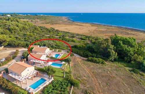 Kounopetra Villa | Antigoni Beach House: Large Private Pool, Walk to Beach, Sea Views, A/C, WiFi