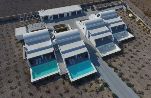 Perivolos Bed & Breakfast | Antoperla Perivolos Homes & Villas