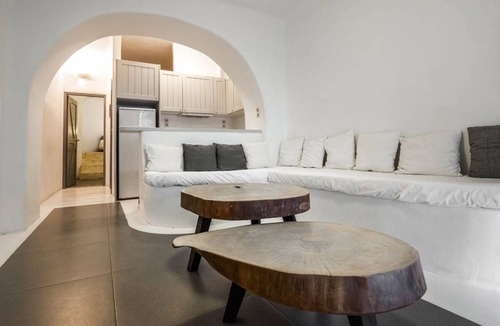 Paradise Apartment | Apartment 11: shared infinity pool & Private plunge pool , sea view, bar, gym