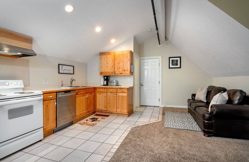 Zion National Park South Entrance Apartment | Apartment #2 GREAT LOCATION Zion National Park entrance as close as you can get!