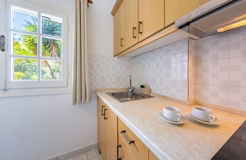 Astrakeri Apartment | Apartment '6' with Sea View, Wi-Fi and Air Conditioning