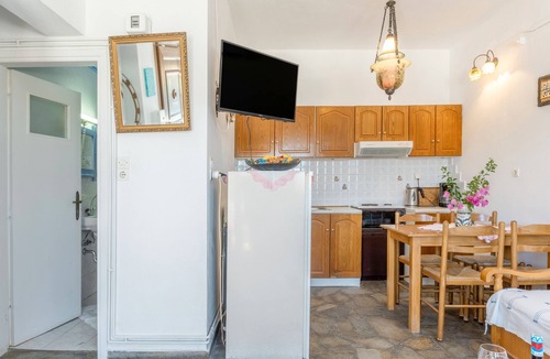 Livadi Apartment | Apartment 'Agnadi' with Sea View, Balcony and Air Conditioning