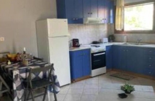 Makriotika Apartment | Apartment 'Alice' with Mountain View, Wi-Fi and Air Conditioning