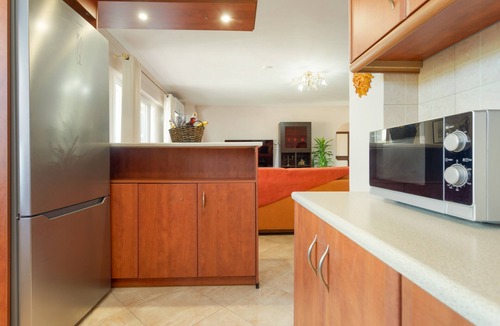 Kambi Apartment | Apartment 'Casa Zophora' with Mountain View, Wi-Fi and Air Conditioning