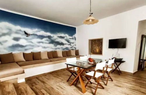 Gerakari Apartment | Apartment 'Cherry House' with Private Terrace and Wi-Fi