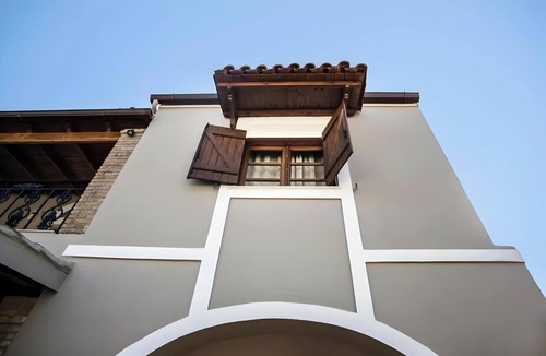 Tzavros Apartment | Apartment 'Corfu Club Executive Suite' with Shared Pool, Wi-Fi and Air Conditioning