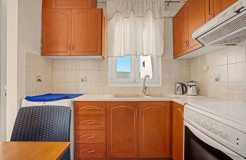 Kato Zakros Apartment | Apartment 'Dimitra Family' with Mountain View, Wi-Fi and Air Conditioning