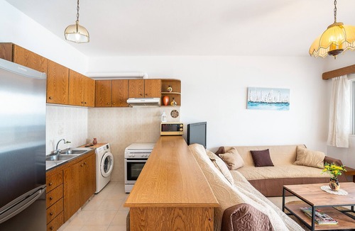 Haraki Apartment | Apartment 'Dorothy's Seaview' with Sea View, Wi-Fi