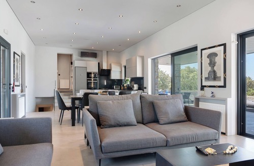 Ellinika Villa | Apartment 'Drys Il' with Sea View, Wi-Fi and Air Conditioning