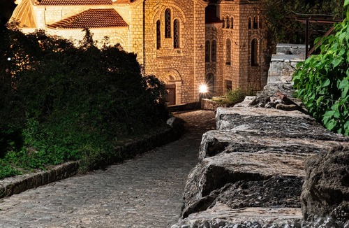 Potamia Apartment | Apartment 'Erato' with Mountain View, Private Terrace and Wi-Fi