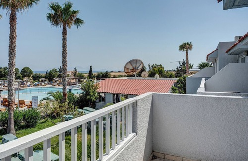 Kardamena Apartment | Apartment 'Evripides Family One -bedroom 3' with Shared Pool, Shared Garden and Air Conditioning