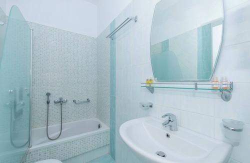 Agios Georgios Bed & Breakfast | Apartment Garden View, 3 guests in a family hotel