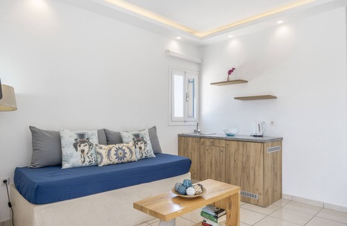 Agios Georgios Apartment | Apartment in A Hotel 'Junior Suite Sea View B&B For 3 Guests'