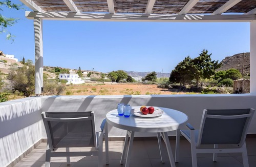 Psathi House | Apartment In A Hotel 'Echinousa Kimolos Maisonette no3' with Sea View, Wi-Fi and Air Conditioning
