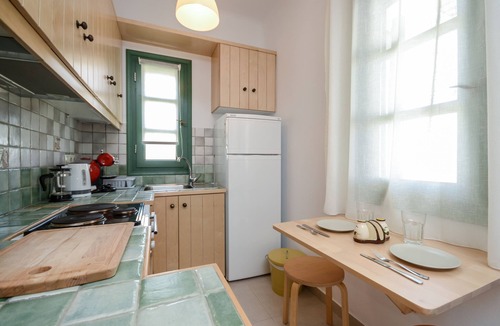 Agia Anna Apartment | Apartment in Agia Anna area, fully equipped & very quiet environment.