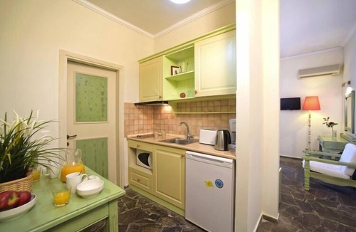Gouvia Apartment | Apartment in Gouvia with Sea View and Pool