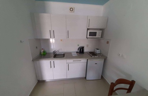 Dafnata Apartment | Apartment in Mpenitses with Sea Views & Pool