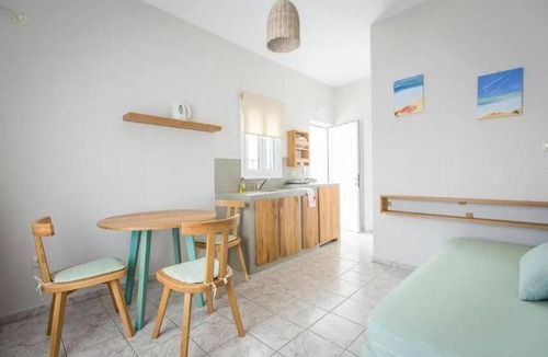 Gavrio Apartment | Apartment 'Irene Superior Triple Disability' with Terrace, Wi-Fi and Air Conditioning