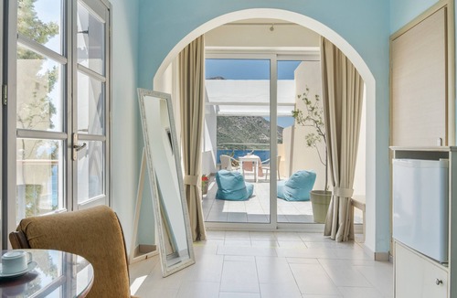 Massouri Apartment | Apartment 'Kalliopi with Sea View' with Private Terrace, Wi-Fi and Air Conditioning