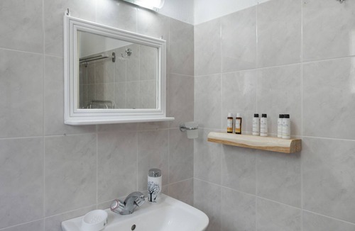 Azolimnos Apartment | Apartment 'Kalliopi’s Apartments' with Sea View, Wi-Fi and Air Conditioning