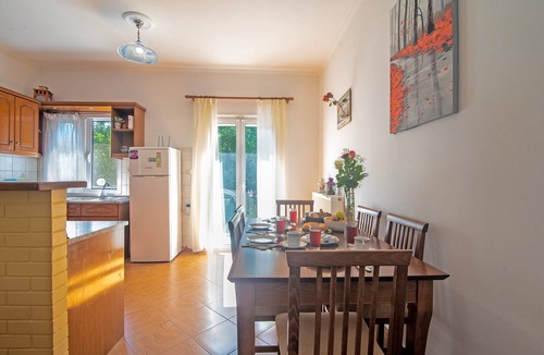Tzavros Apartment | Apartment 'Kallithea House in Gouvia' with Mountain View, Garden & Wi-Fi