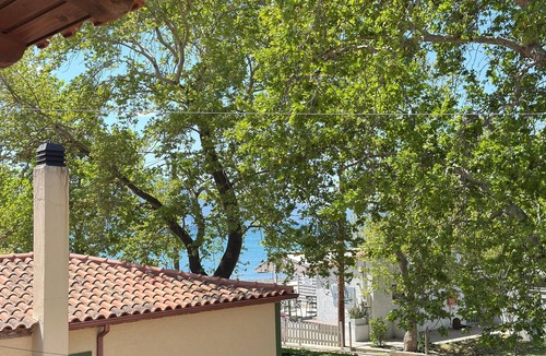 Dirfys-Messapia Apartment | Apartment 'Kyriakos' with Mountain View, Wi-Fi, and Air Conditioning