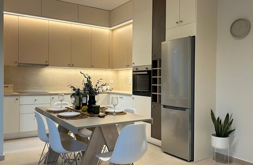 Agkisaras Apartment | Apartment 'La Casa Di Leone - Gio' with Shared Terrace, Wi-Fi and Air Conditioning