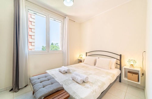 Notos Apartment | Apartment "La Pazzeli 1st Floor" with Sea View, Balcony & Wi-Fi