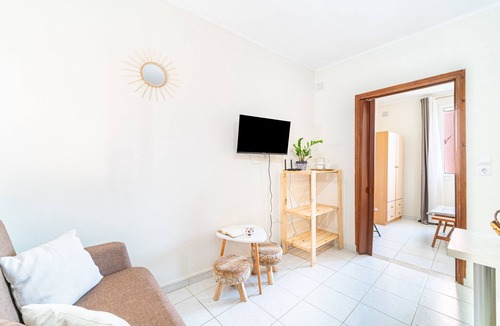 Notos Apartment | Apartment "La Pazzeli 1st Floor" with Sea View, Balcony & Wi-Fi