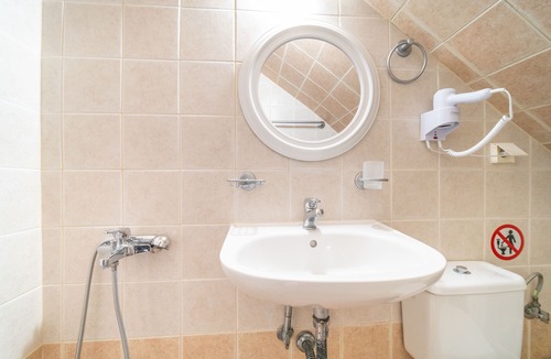 Notos Apartment | Apartment "La Pazzeli Groundfloor" with Sea View, Balcony & Wi-Fi