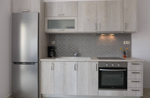 Kokinos Pirgos Apartment | Apartment located on the coastline of Kokkinos Pirgos with sea and beach view.