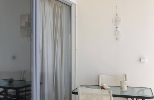 Kokinos Pirgos Apartment | Apartment located on the coastline of Kokkinos Pirgos with sea and beach view.