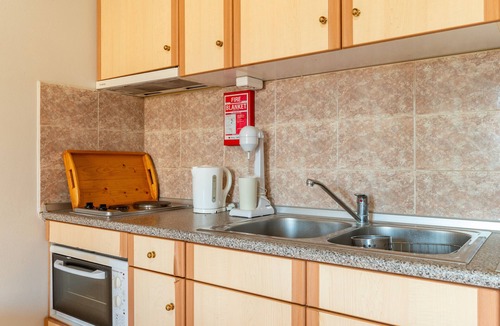 Paralio Astros Apartment | Apartment 'Maisonette with Private Patio 4' with Mountain View, Wi-Fi and Air Conditioning