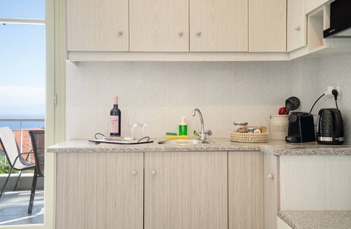 Eleios-Pronnoi Apartment | Apartment 'Maistrali First Floor 2' with Sea View, Wi-Fi and Air Conditioning