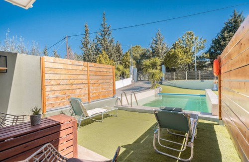 Archangelos Apartment | Apartment 'Mb Luxury Suites Charaki No 3' with Private Pool, Wi-Fi and Air Conditioning