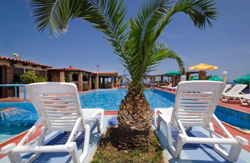 Gerani Apartment | Apartment next to the beach. 109