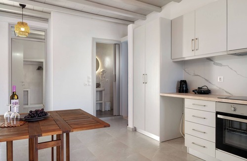 Katapola Apartment | Apartment 'Nicolas House 4' with Sea View, Wi-Fi and Air Conditioning